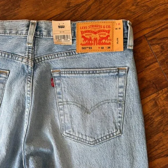 LEVI'S 501 93' straight Jeans Original Button Fly 36X30 light wash distressed - Picture 8 of 8